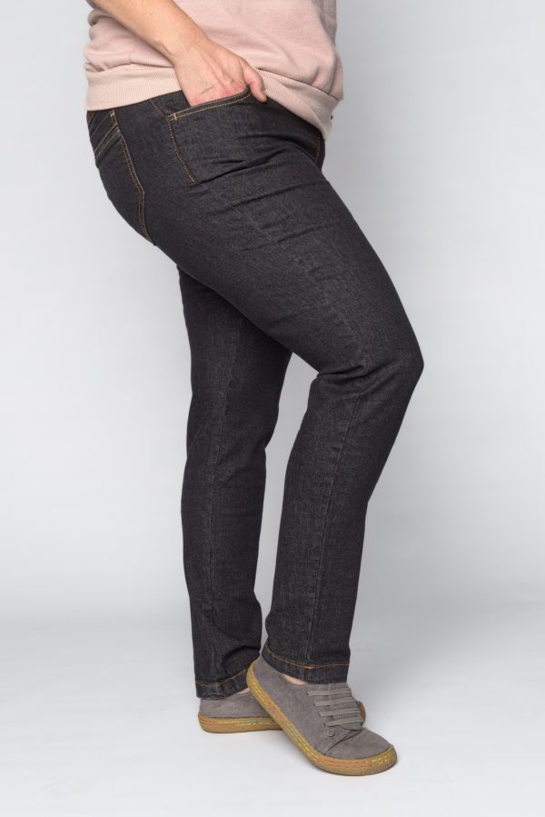 Klasyczne jeansy CEVLAR zwężana nogawka kolor czarny