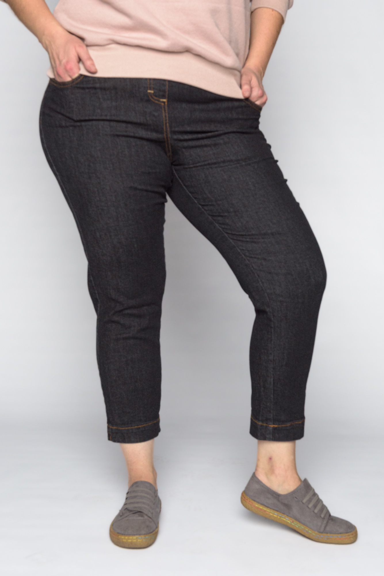 Klasyczne jeansy CEVLAR długość 7/8 kolor czarny