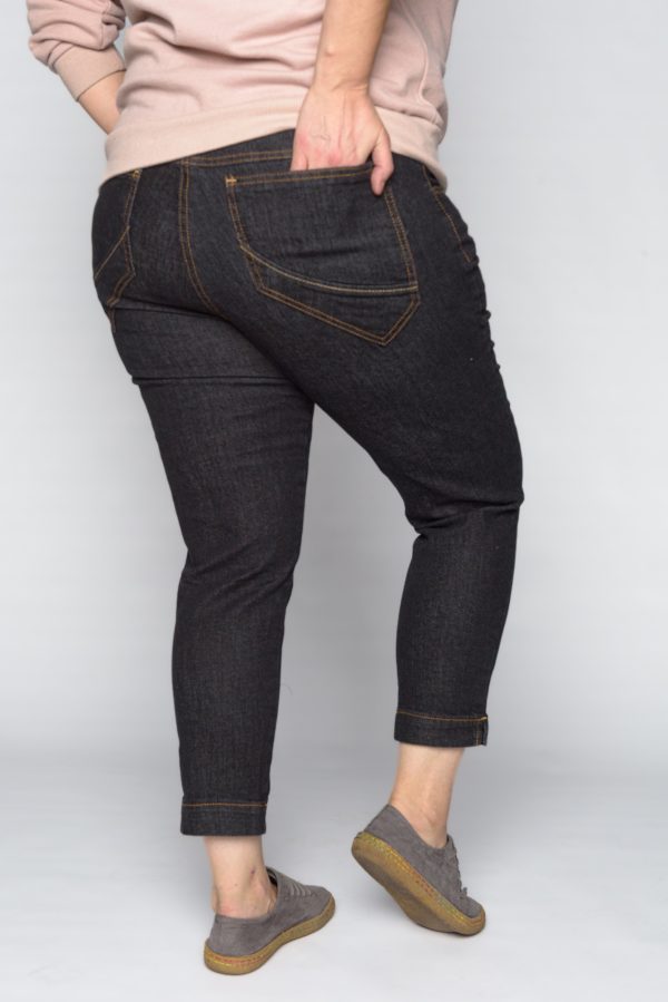 Klasyczne jeansy CEVLAR długość 7/8 kolor czarny